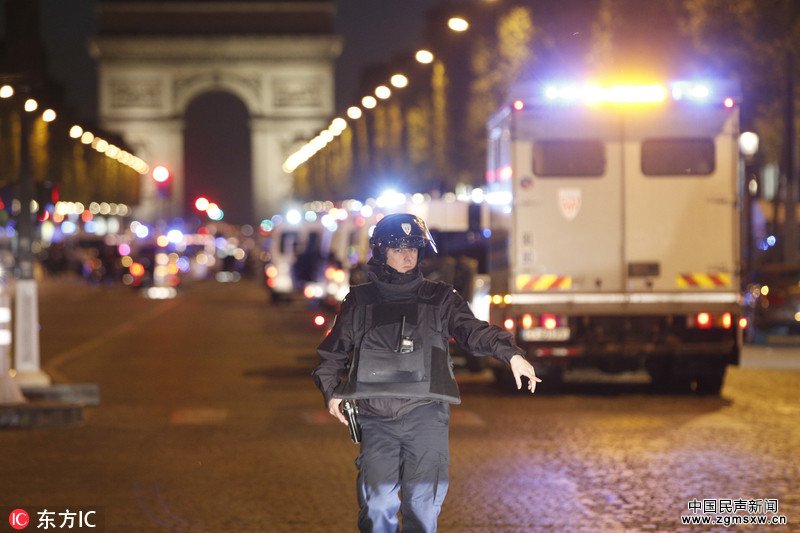 巴黎香榭丽舍大街枪击致1名警察死亡 IS宣称负责