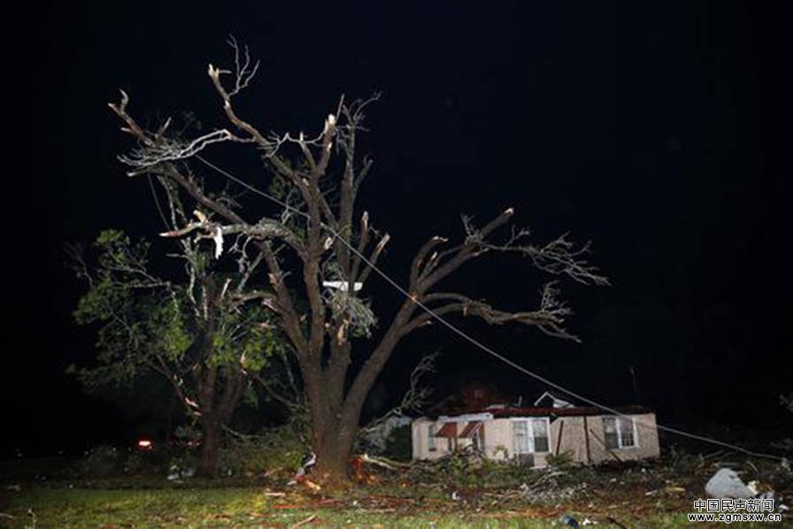 美国南部4州遭龙卷风袭击 造成10人死数十伤