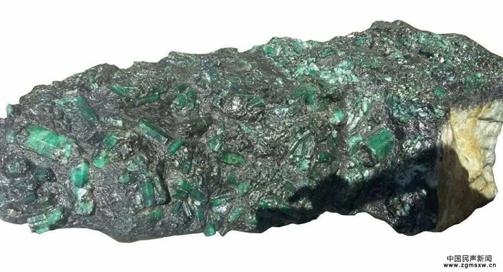 巴西发现重逾270公斤“祖母绿”宝石 价值约20亿