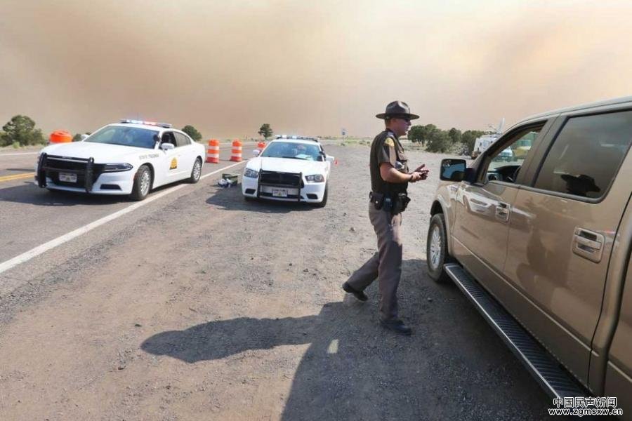 美国犹他州发生山火 1500人紧急撤离