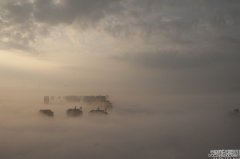 吉林市遭遇大雾天气 建筑物如海市蜃楼 2016-09-