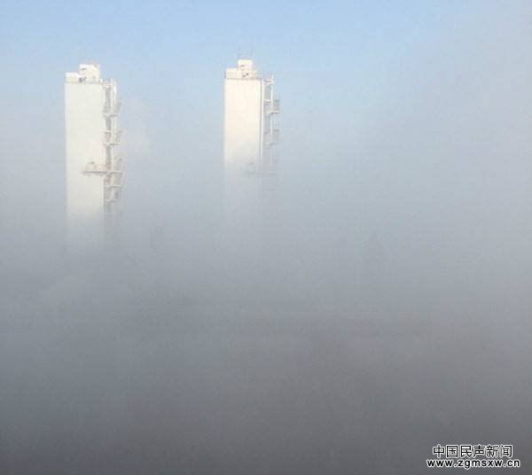 网友2016年12月22日拍摄的邯郸雾霾