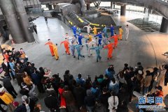 北京：首钢园里的“环境舞蹈”展演